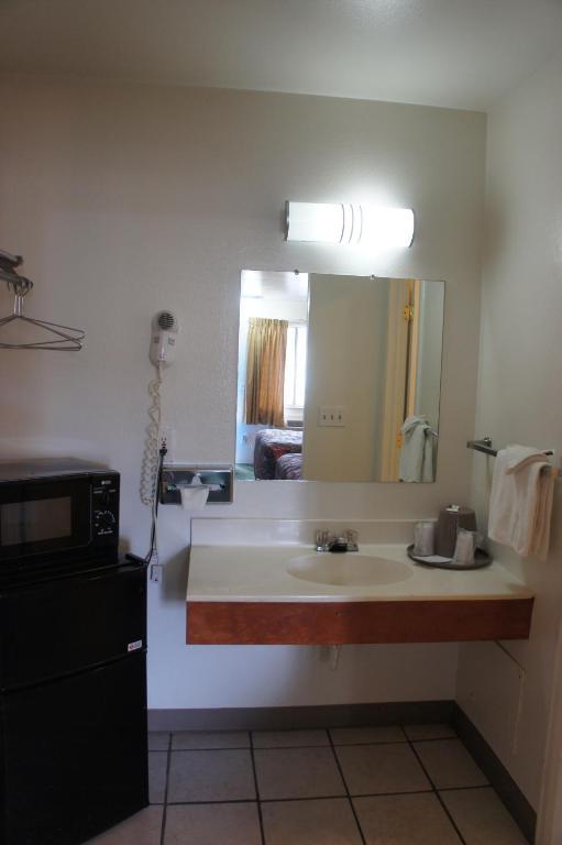 Best Interstate Inn Wheat Ridge Room photo